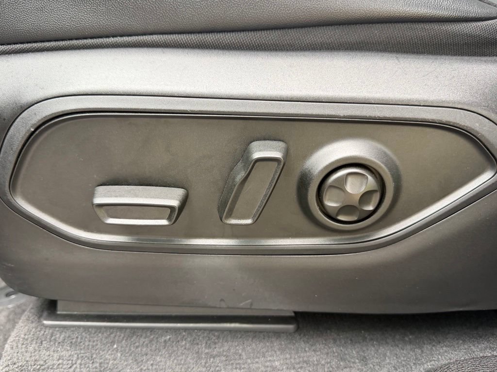 Certified 2025 Jeep Grand Cherokee Altitude AWD/4WD image 22