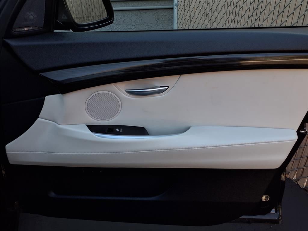 Used 2017 BMW 550i Gran Turismo xDrive 550i xDrive Gran Turismo image 23