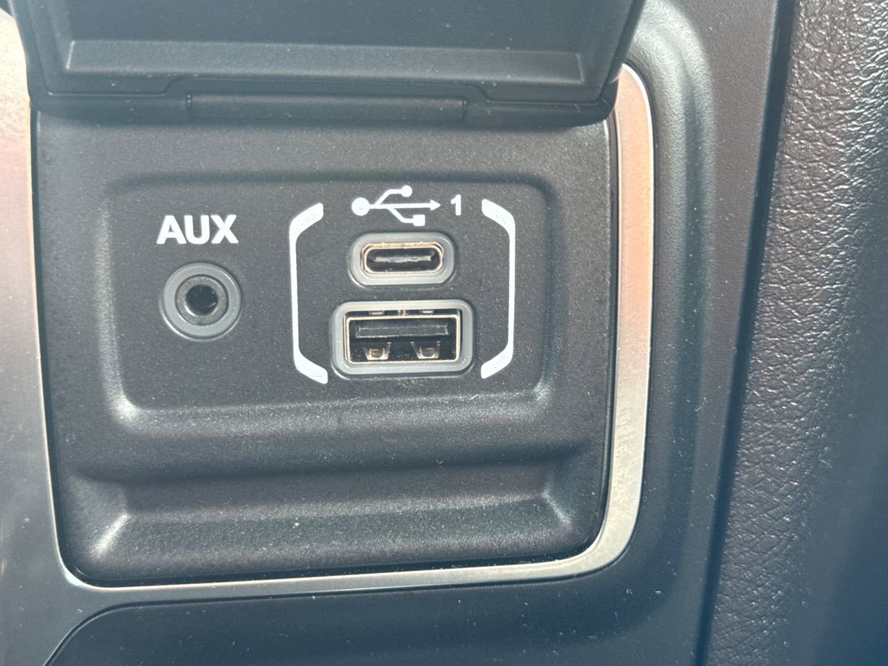 Used 2024 Jeep Gladiator Sport AWD/4WD image 23