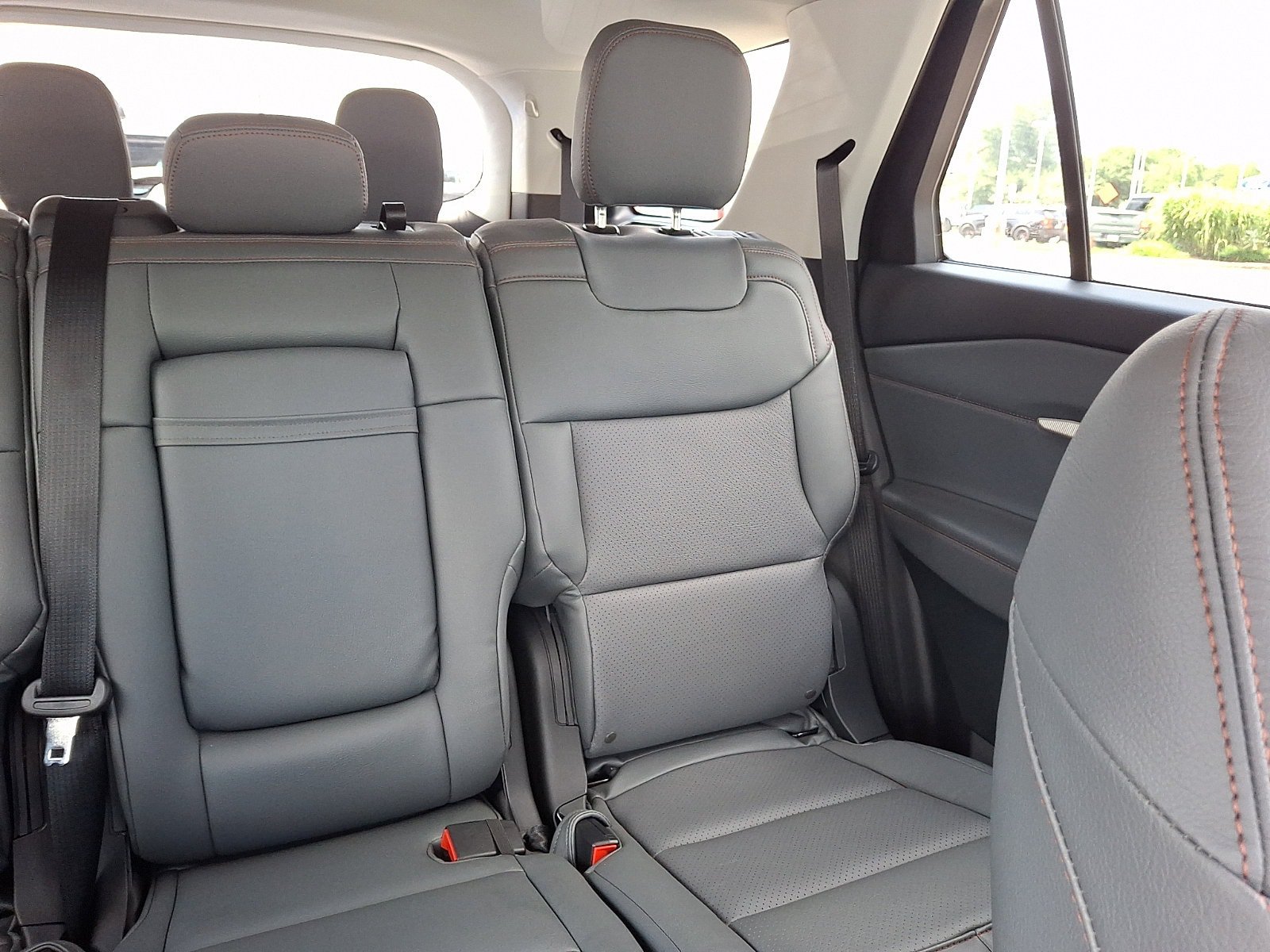 New 2026 Ford Explorer Active RWD image 20