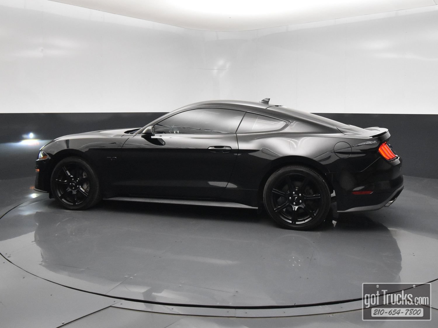 Used 2020 Ford Mustang GT w/ Equipment Group 301A RWD image 3