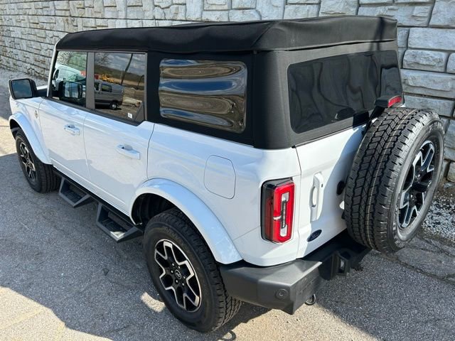 Used 2023 Ford Bronco Outer Banks image 4