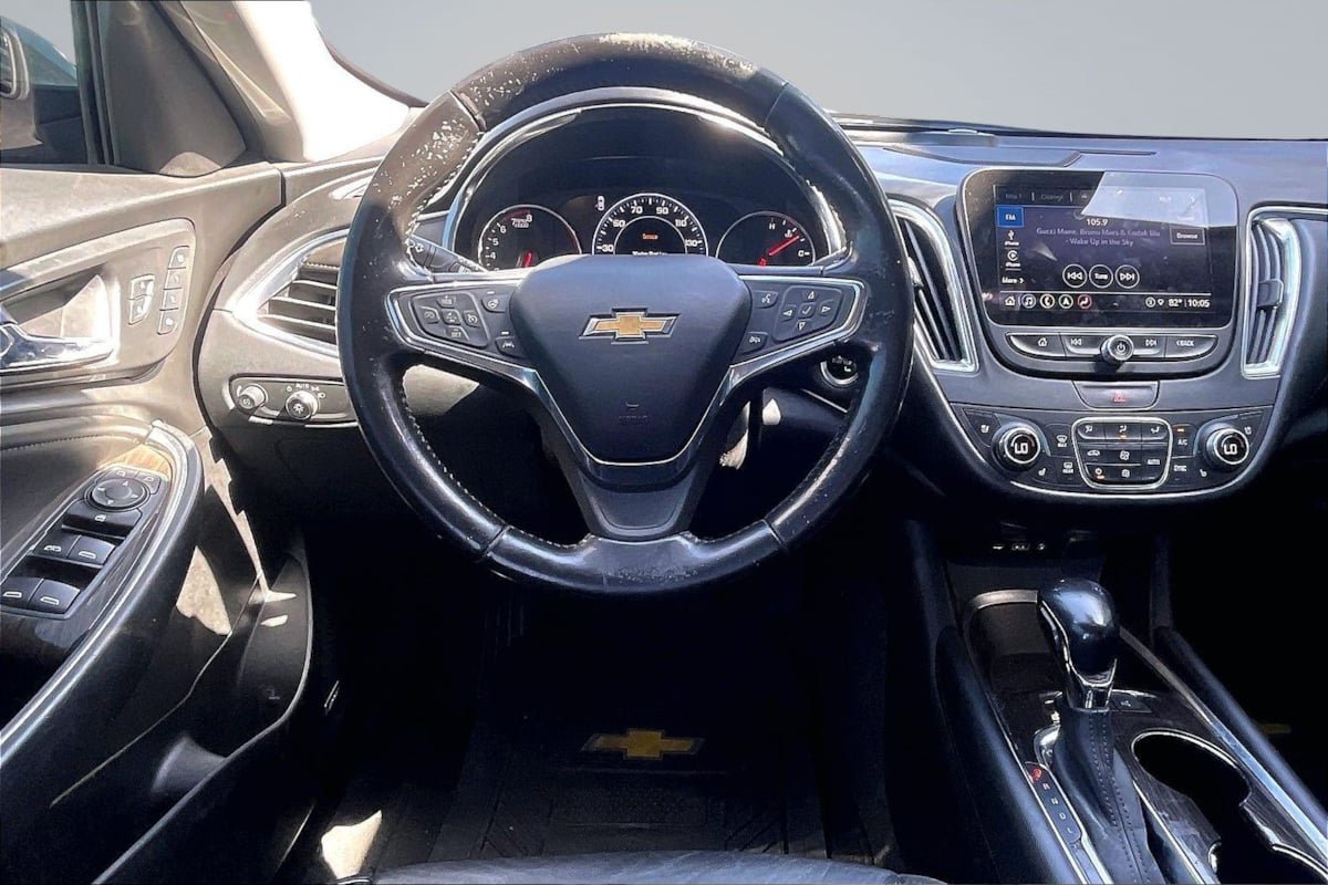 Used 2021 Chevrolet Malibu Premier FWD image 5