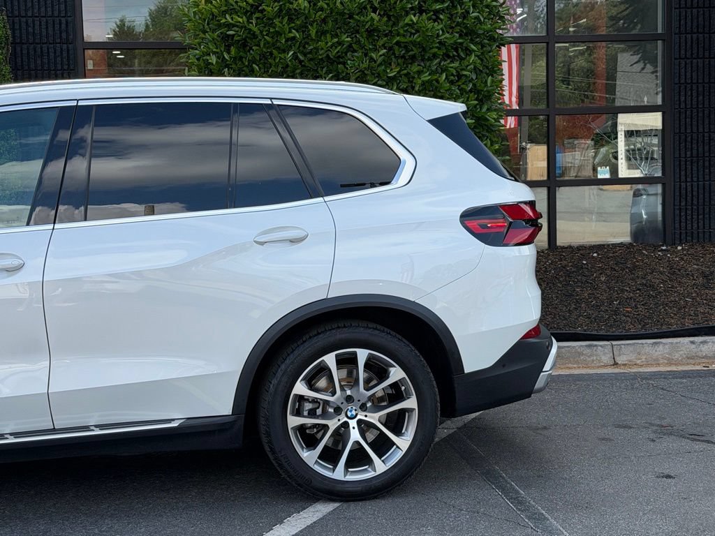 Used 2025 BMW X5 xDrive40i AWD/4WD image 11