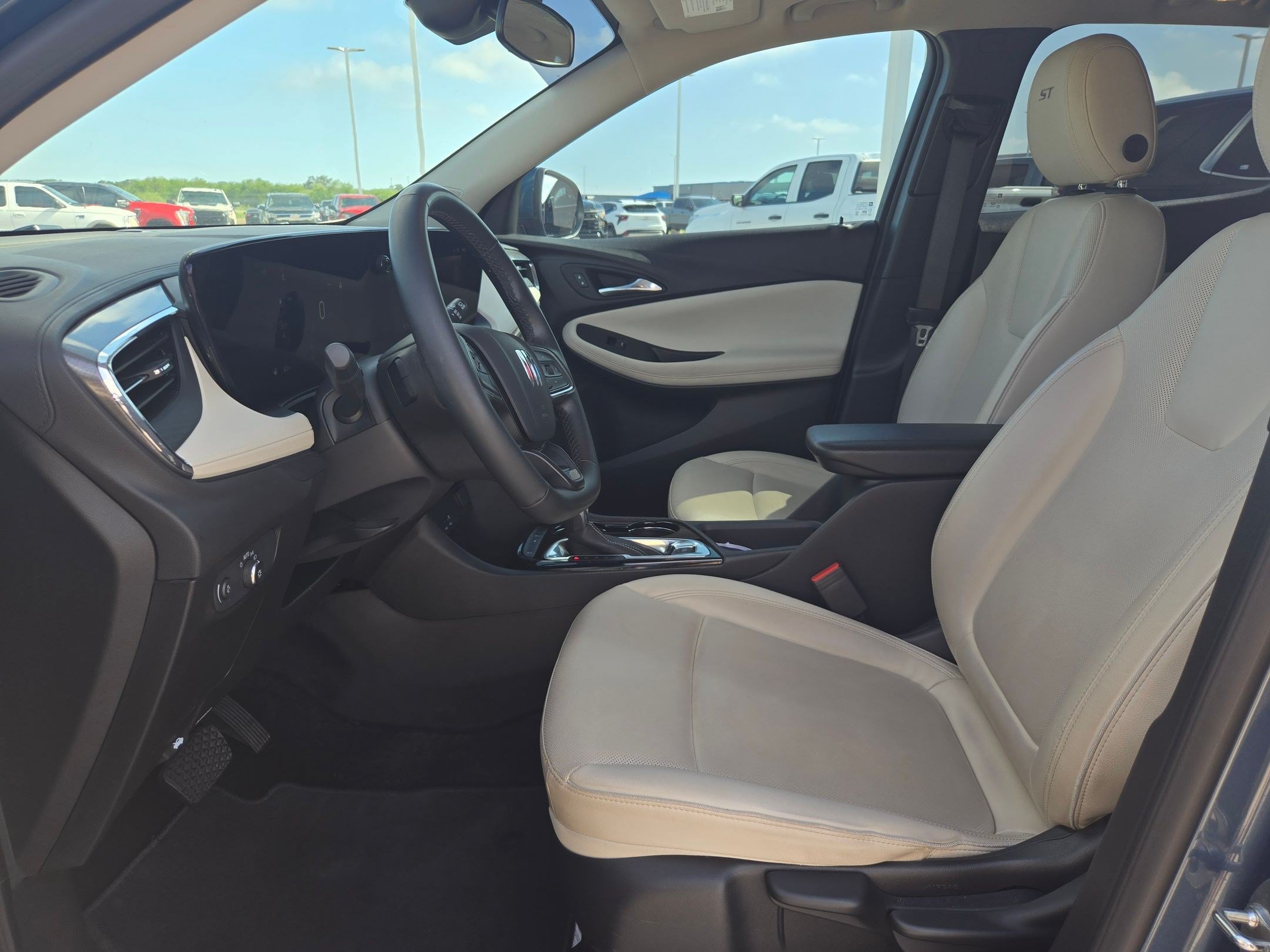 Certified 2025 Buick Encore GX Sport Touring w/ Experience Buick Package FWD image 10