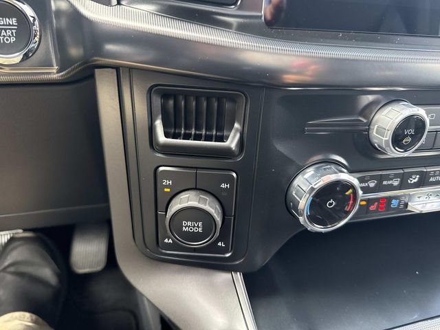Used 2025 Ford F150 Lariat AWD/4WD image 26