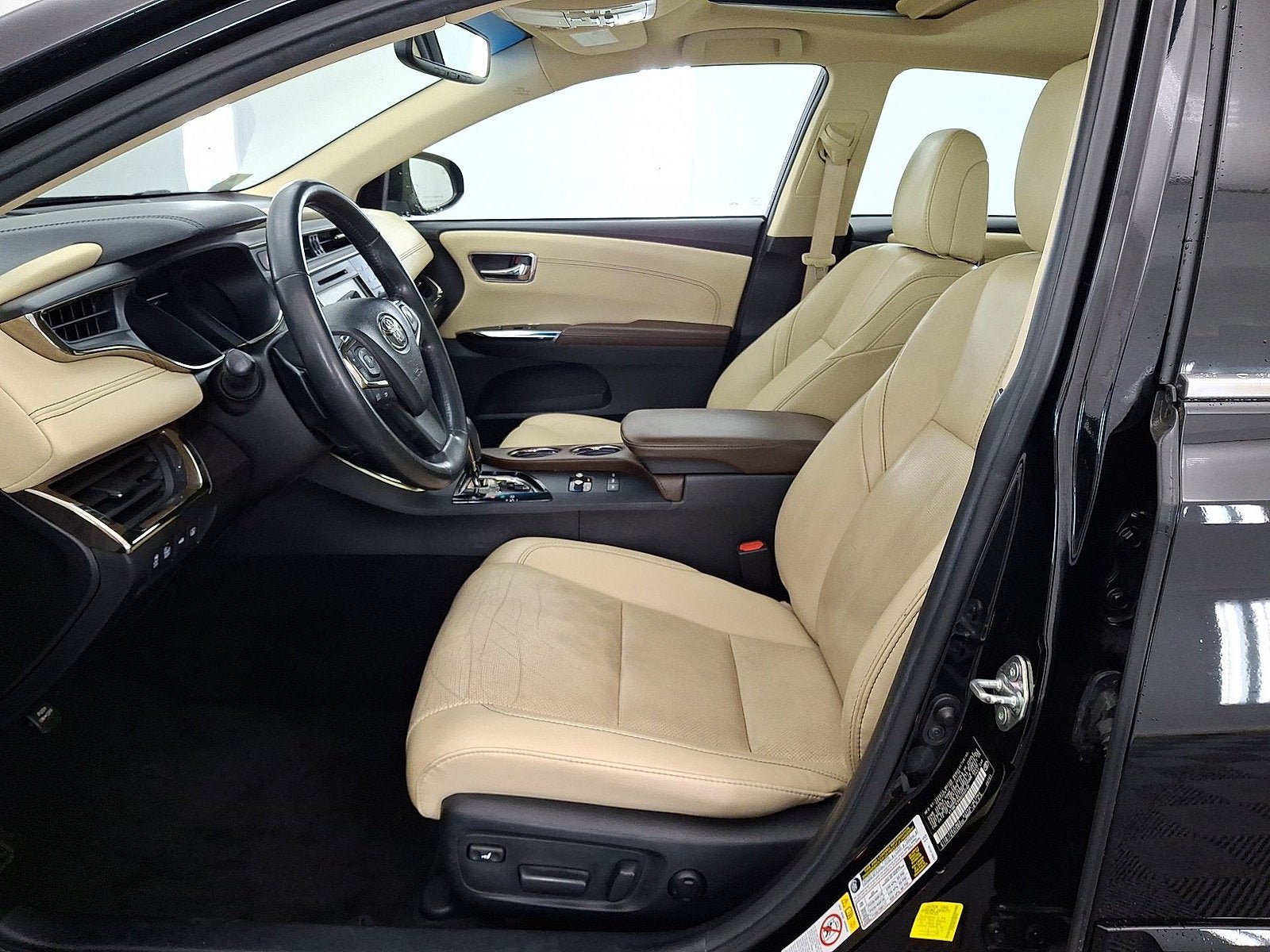 Used 2016 Toyota Avalon Limited w/ Protection Package FWD image 3