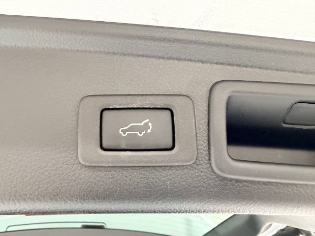 Used 2016 Subaru Forester 2.5i Touring w/ Eyesight & Navigation System AWD/4WD image 32
