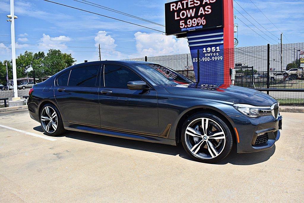 Used 2019 BMW 740i w/ Executive Package RWD image 3