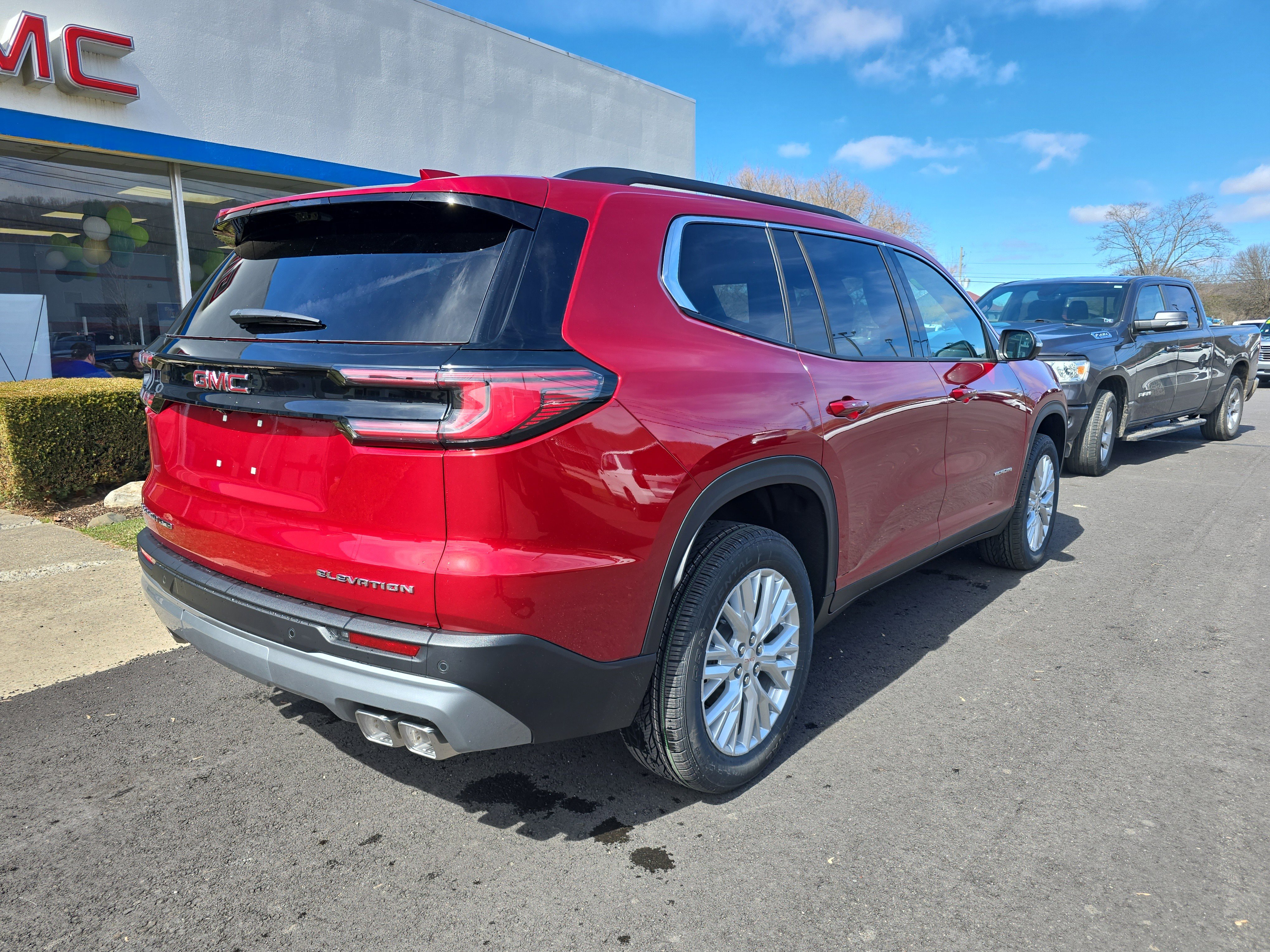 New 2026 GMC Acadia Elevation video 3