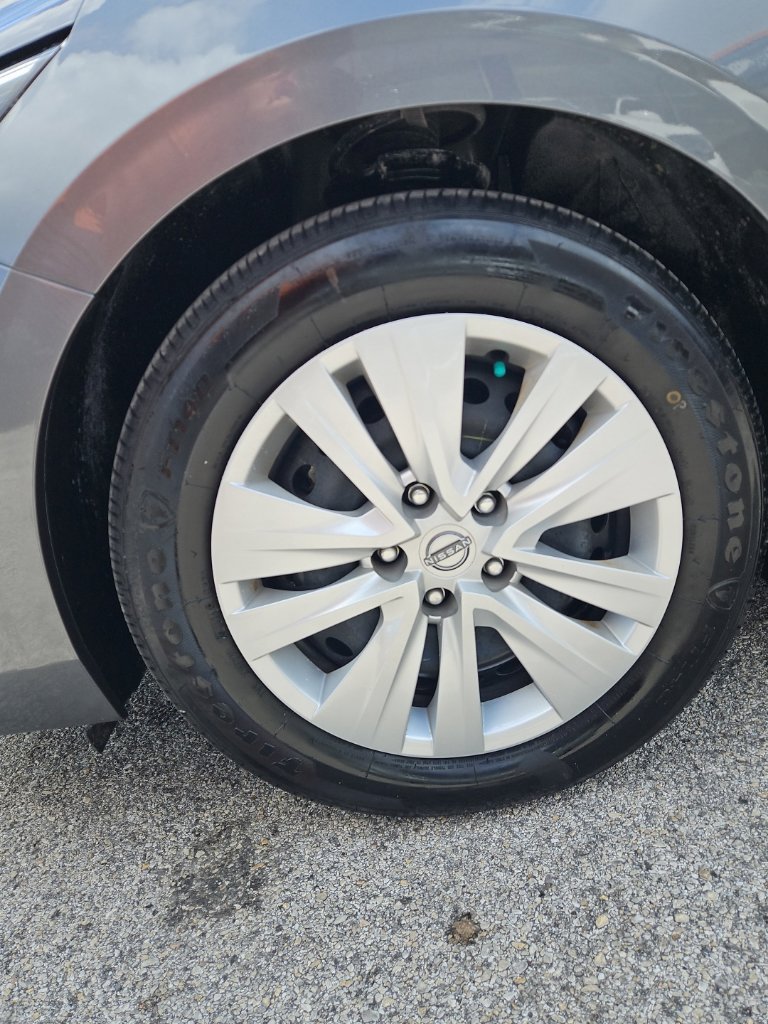 Used 2025 Nissan Sentra S FWD image 9