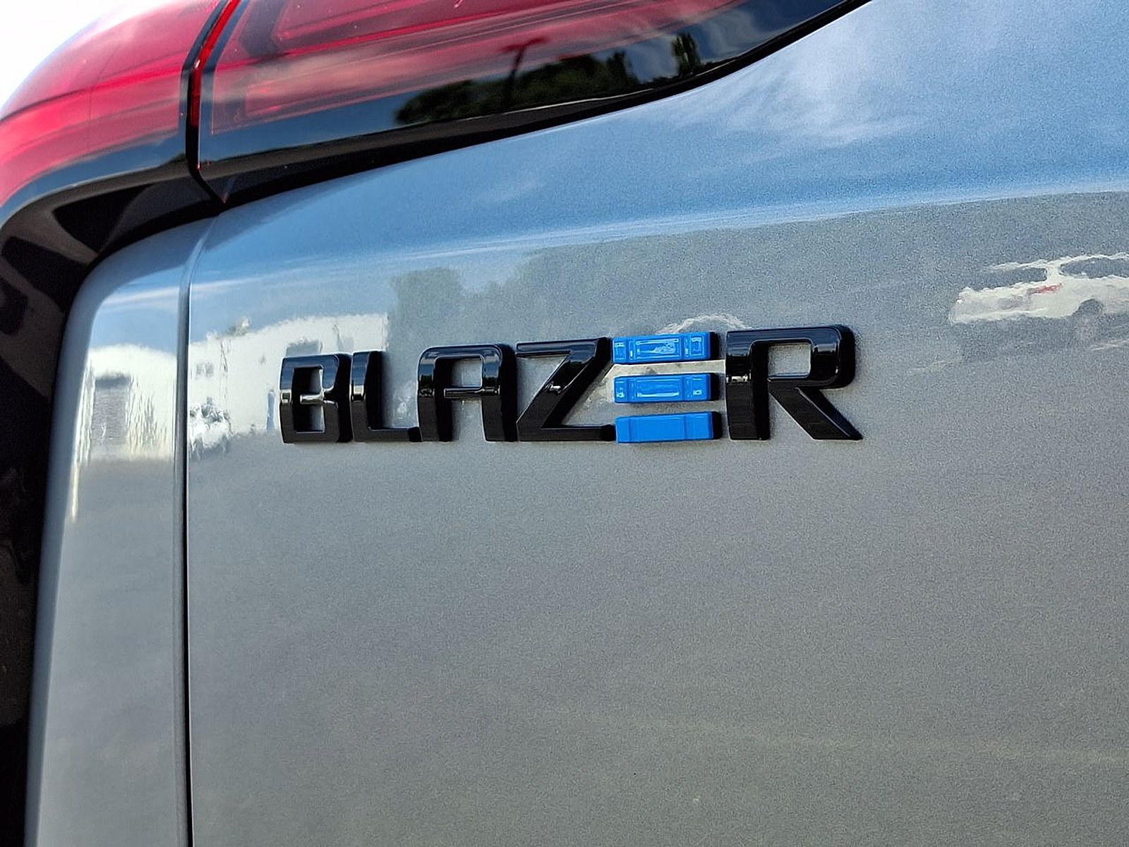 New 2026 Chevrolet Blazer EV LT w/ Midnight/Sport Edition FWD image 19