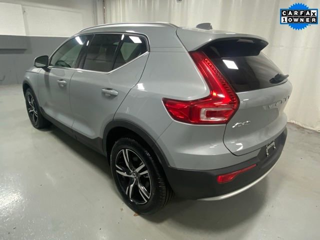 Certified 2025 Volvo XC40 B5 Core image 2