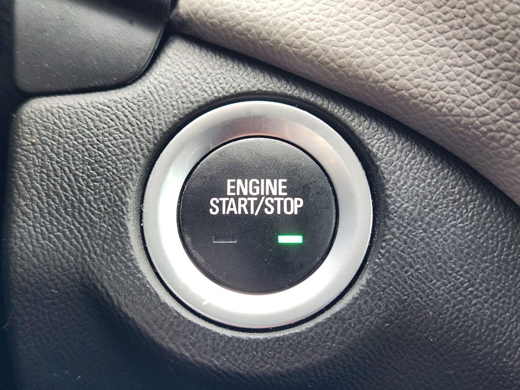 Used 2021 Chevrolet Equinox LS w/ LS Convenience Package FWD image 21