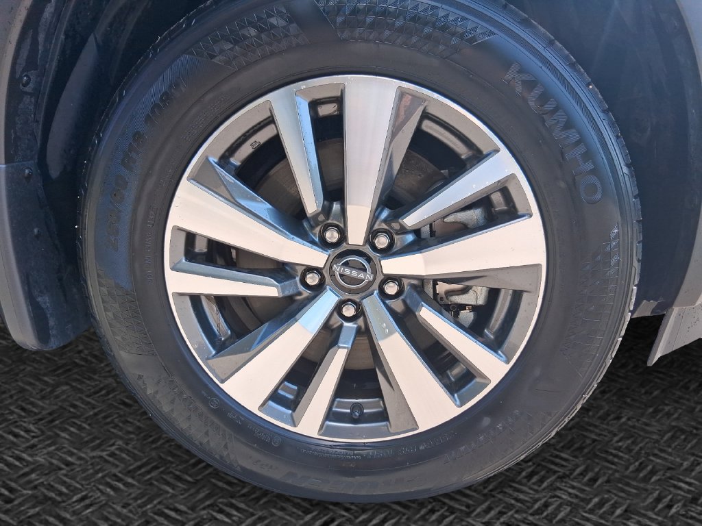 Used 2025 Nissan Pathfinder SL FWD image 11