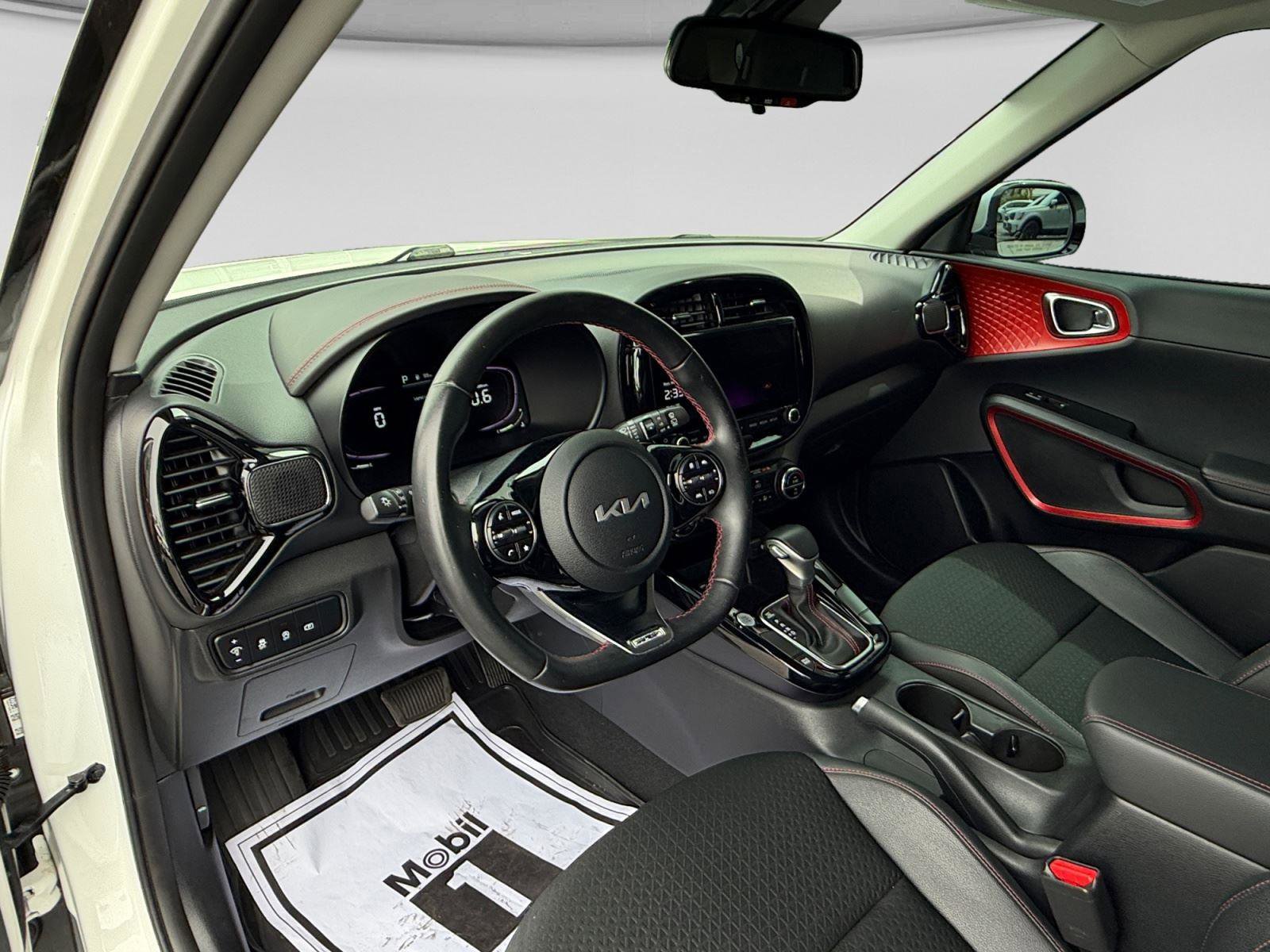 Certified 2023 Kia Soul GT-Line image 14