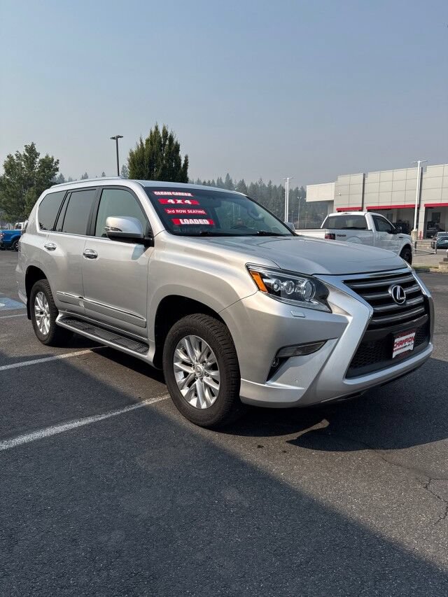 Used 2015 Lexus GX 460 w/ Premium Package AWD/4WD image 3