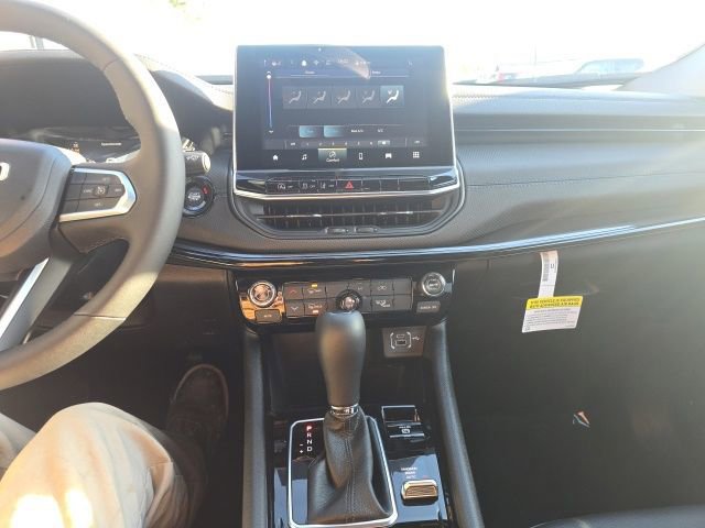 New 2026 Jeep Compass Latitude AWD/4WD image 22