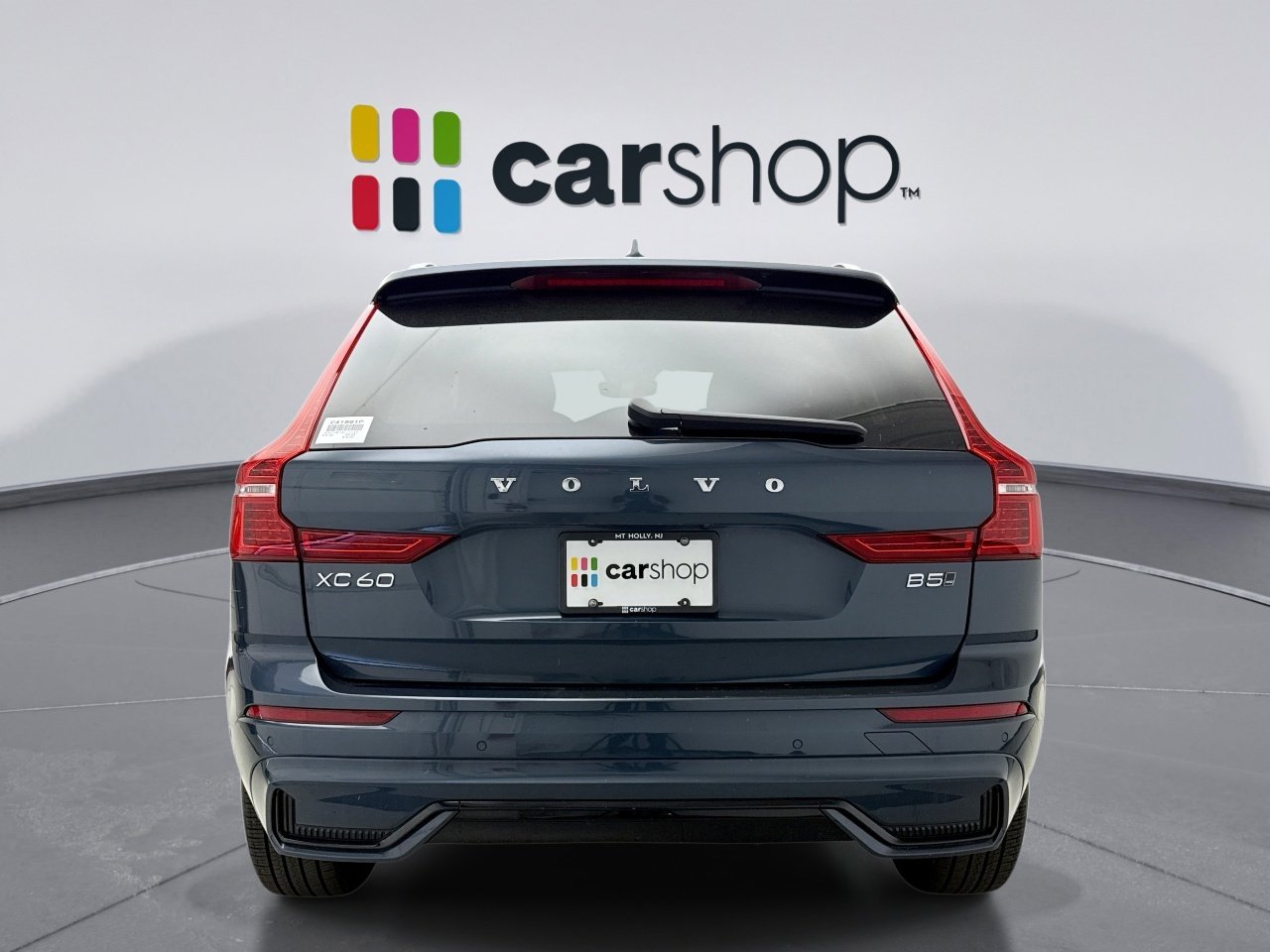 Used 2025 Volvo XC60 B5 Plus image 3