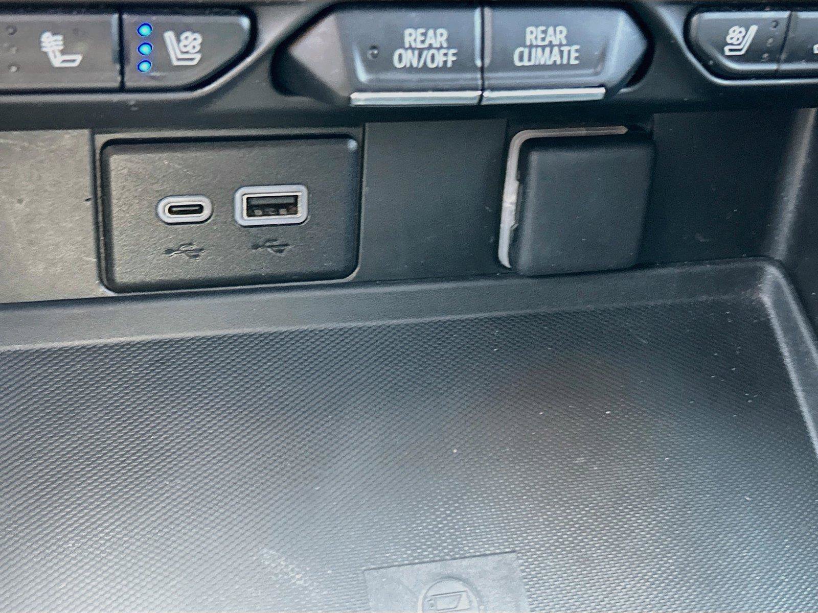 Used 2024 GMC Yukon SLT AWD/4WD image 33