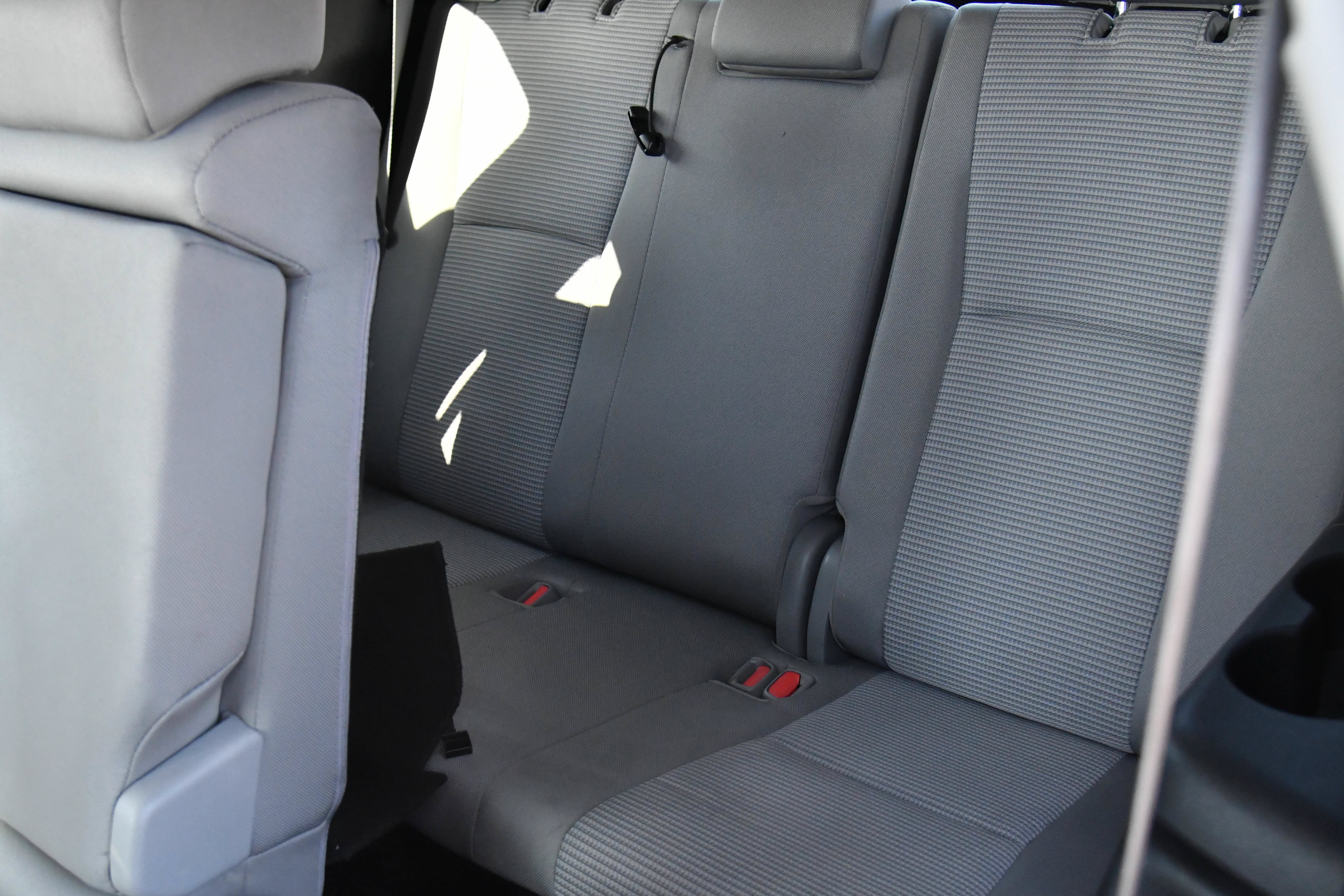 Used 2021 Toyota Highlander L FWD image 35