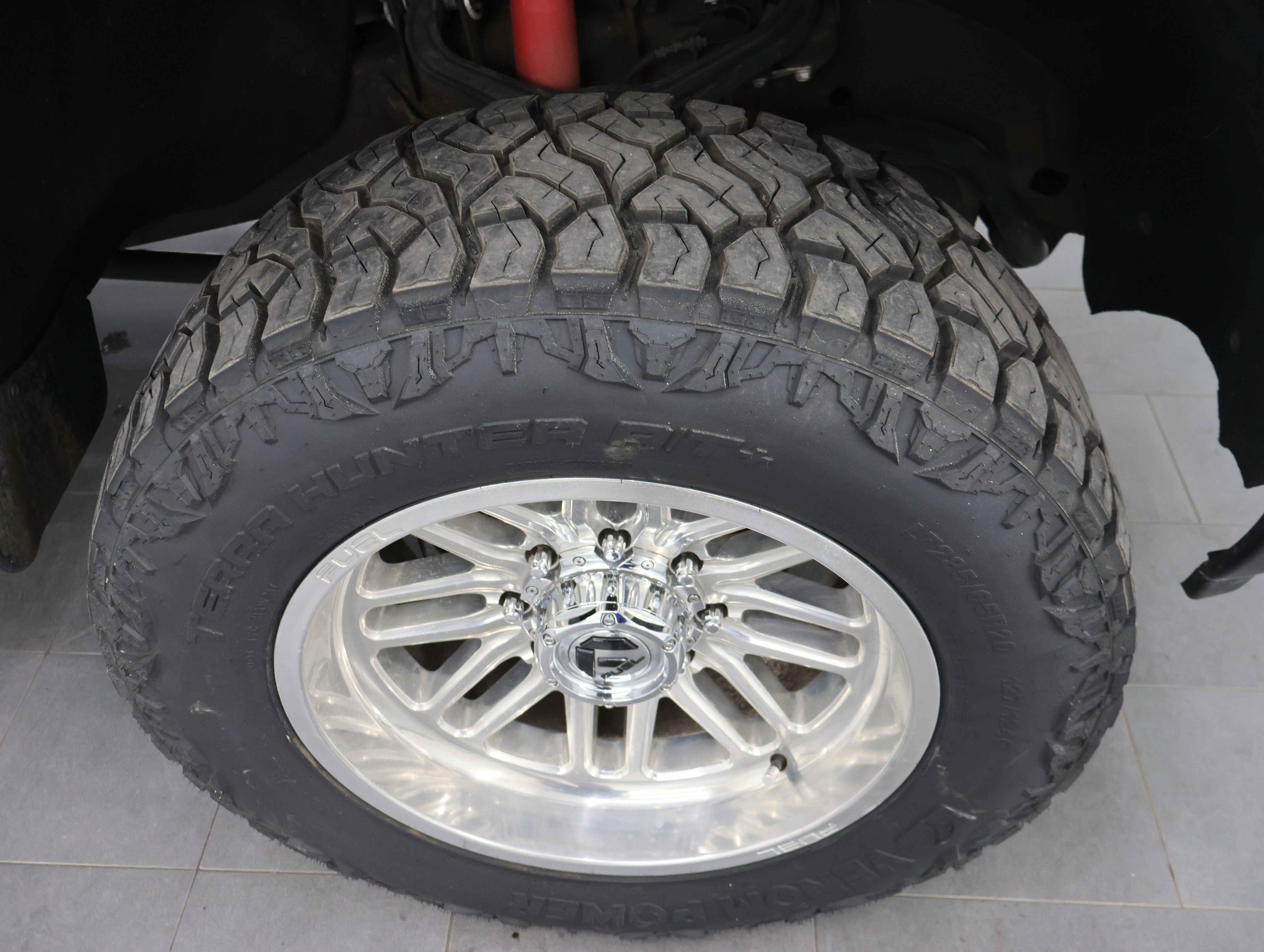 Used 2024 Chevrolet Silverado 2500 LT AWD/4WD image 3
