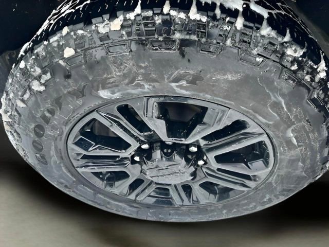 Used 2022 GMC Sierra 2500 Denali w/ Denali Ultimate Package image 17