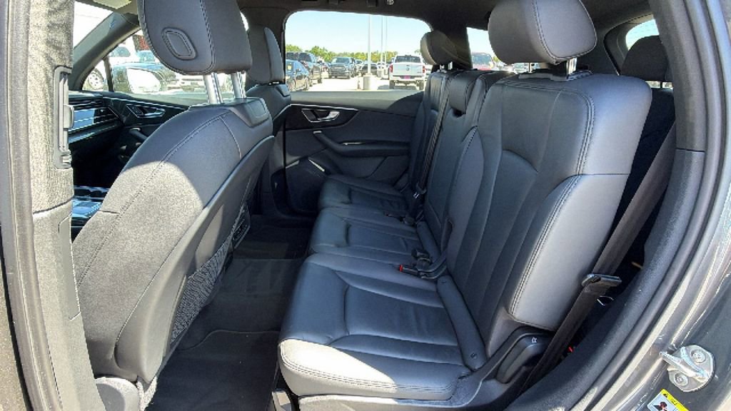 Used 2021 Audi Q7 3.0T Premium w/ Convenience Package image 25