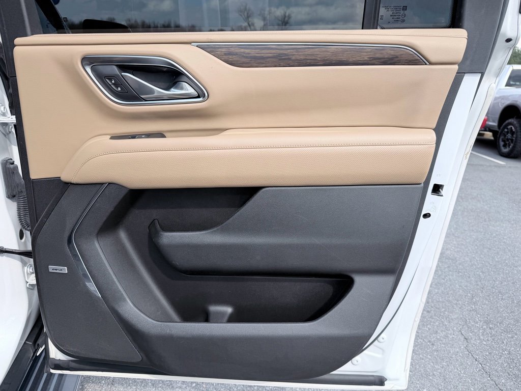 Used 2021 Chevrolet Suburban Premier w/ Premium Package image 31