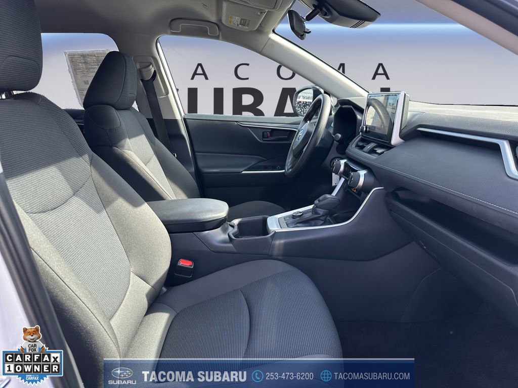 Used 2025 Toyota RAV4 LE image 17