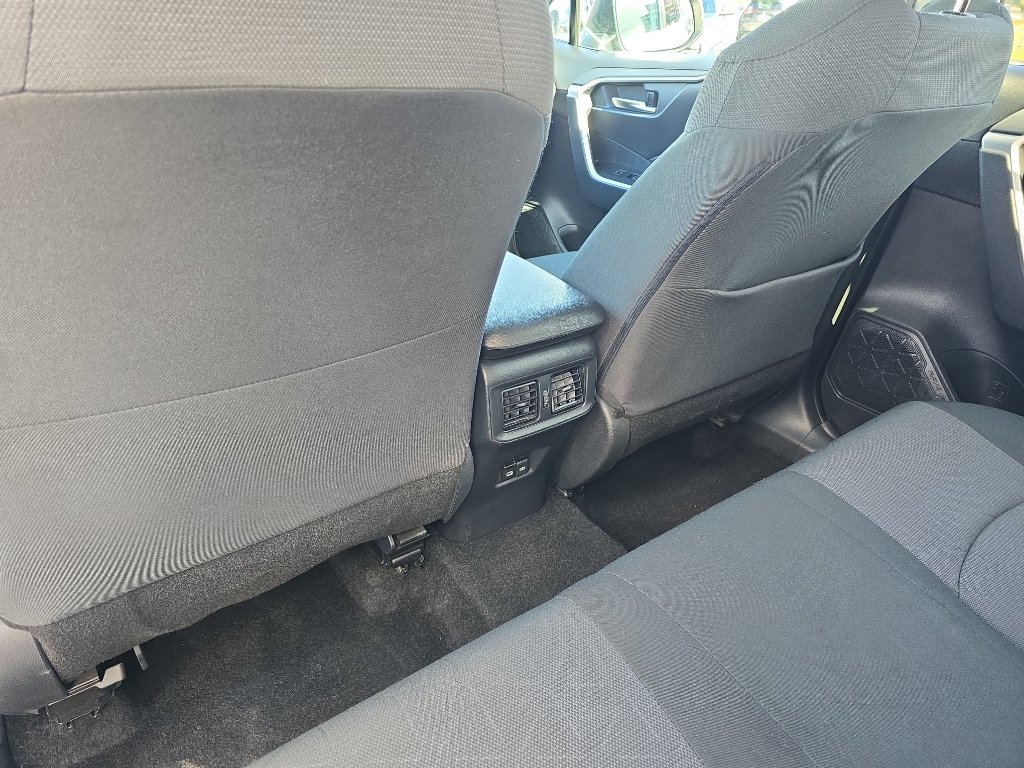Used 2024 Toyota RAV4 XLE AWD/4WD image 17