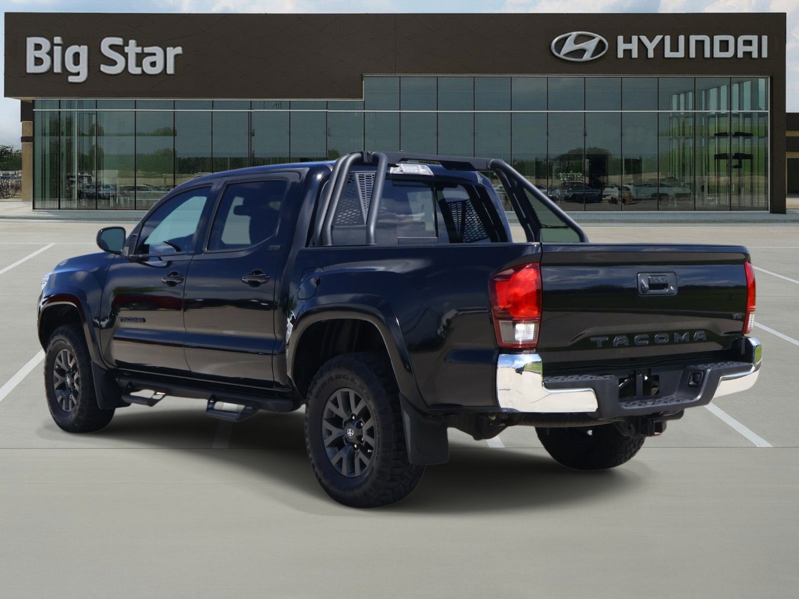 Used 2023 Toyota Tacoma SR5 RWD image 3