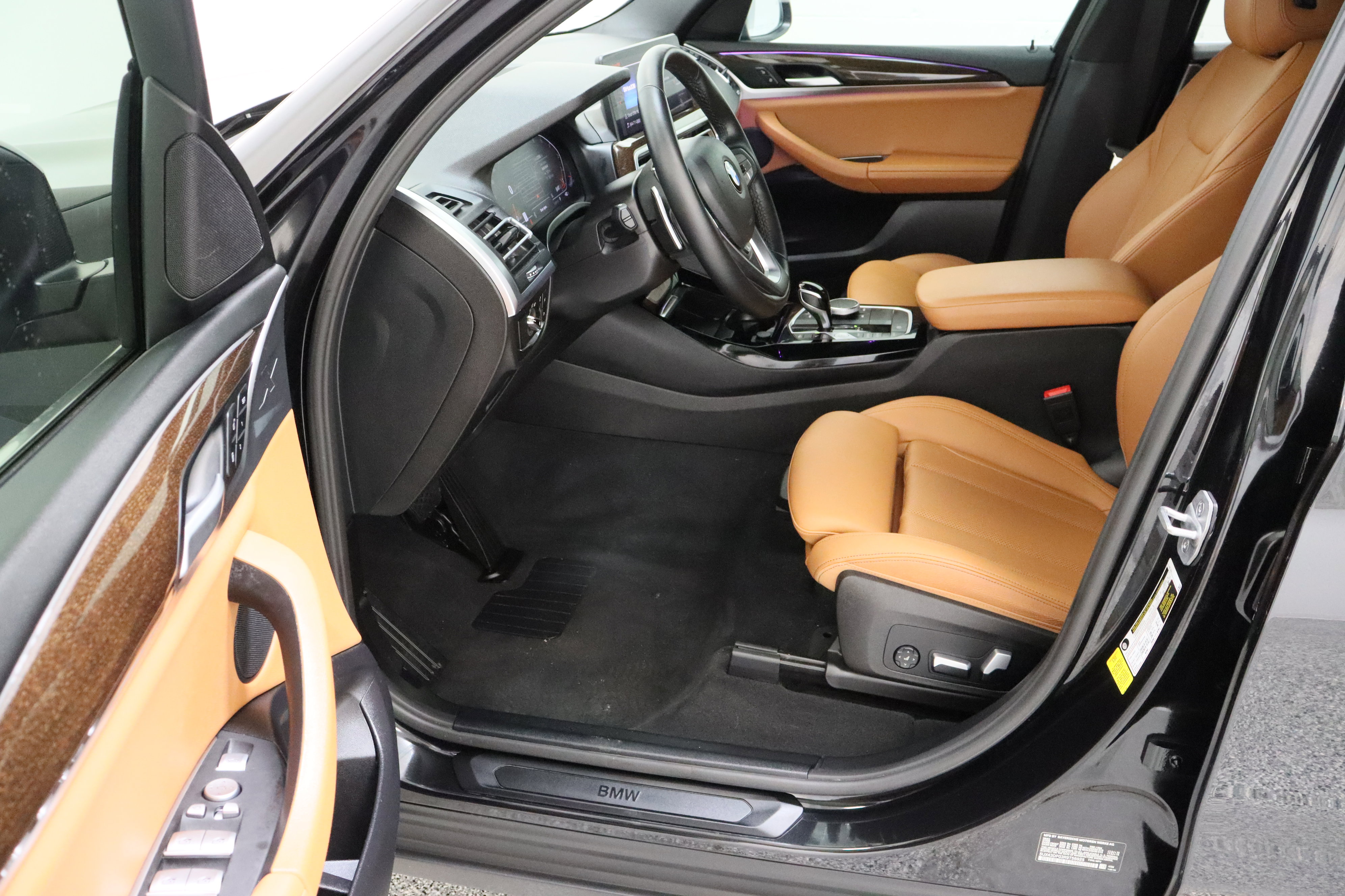 Used 2024 BMW X3 sDrive30i w/ Premium Package image 14