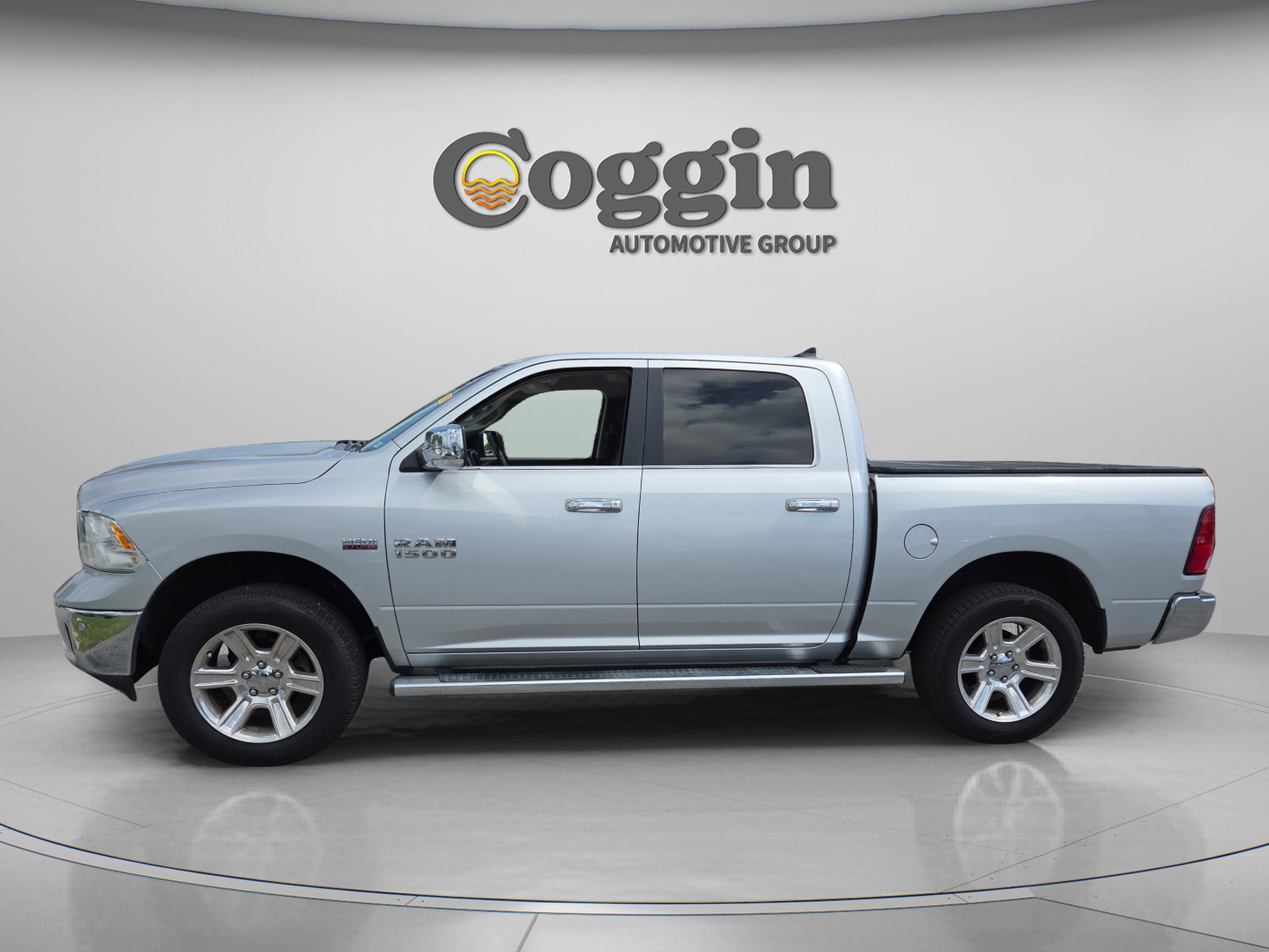 Used 2018 RAM 1500 Lone Star AWD/4WD image 2