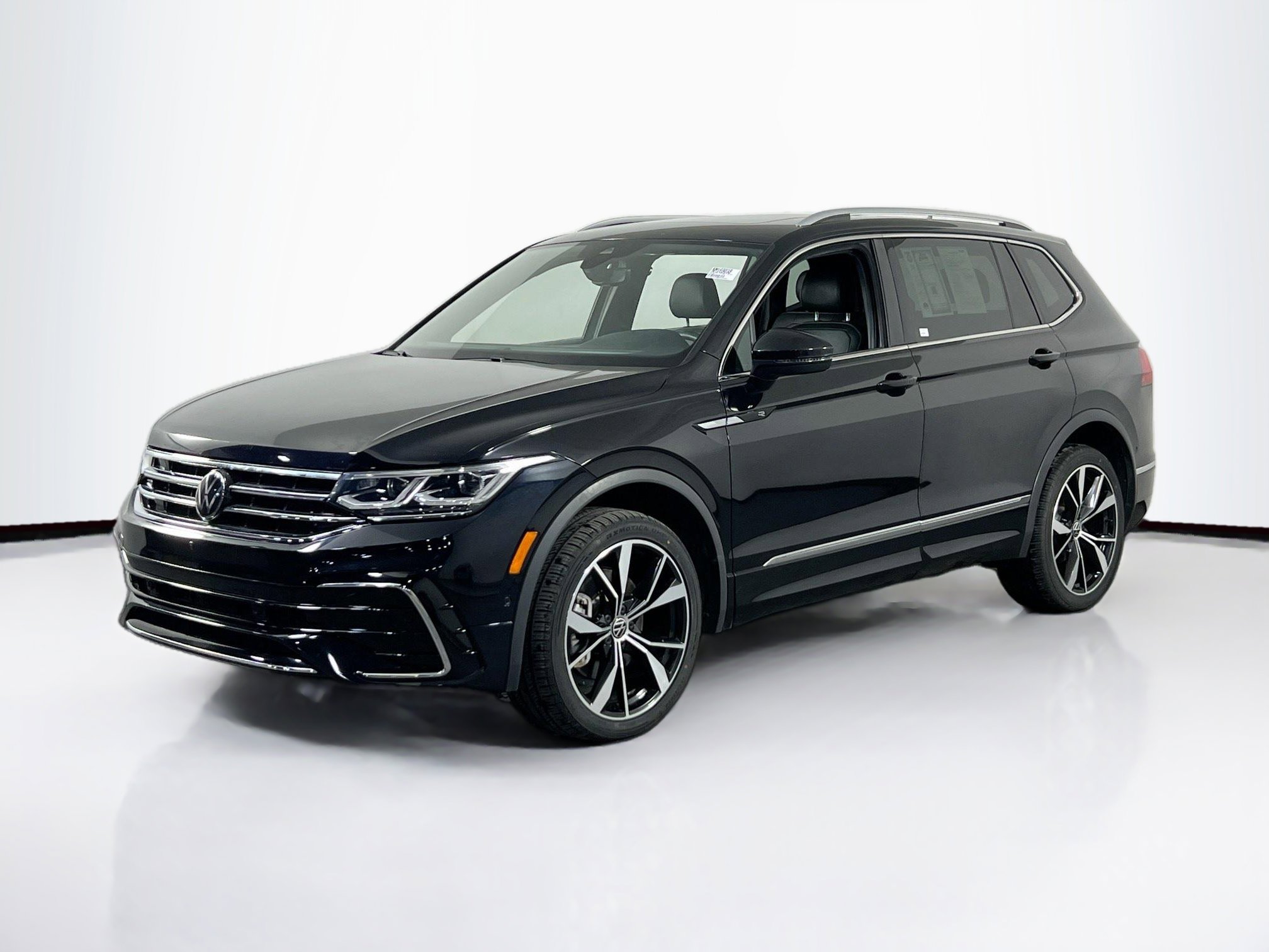 Used 2022 Volkswagen Tiguan SEL R-Line AWD/4WD image 1