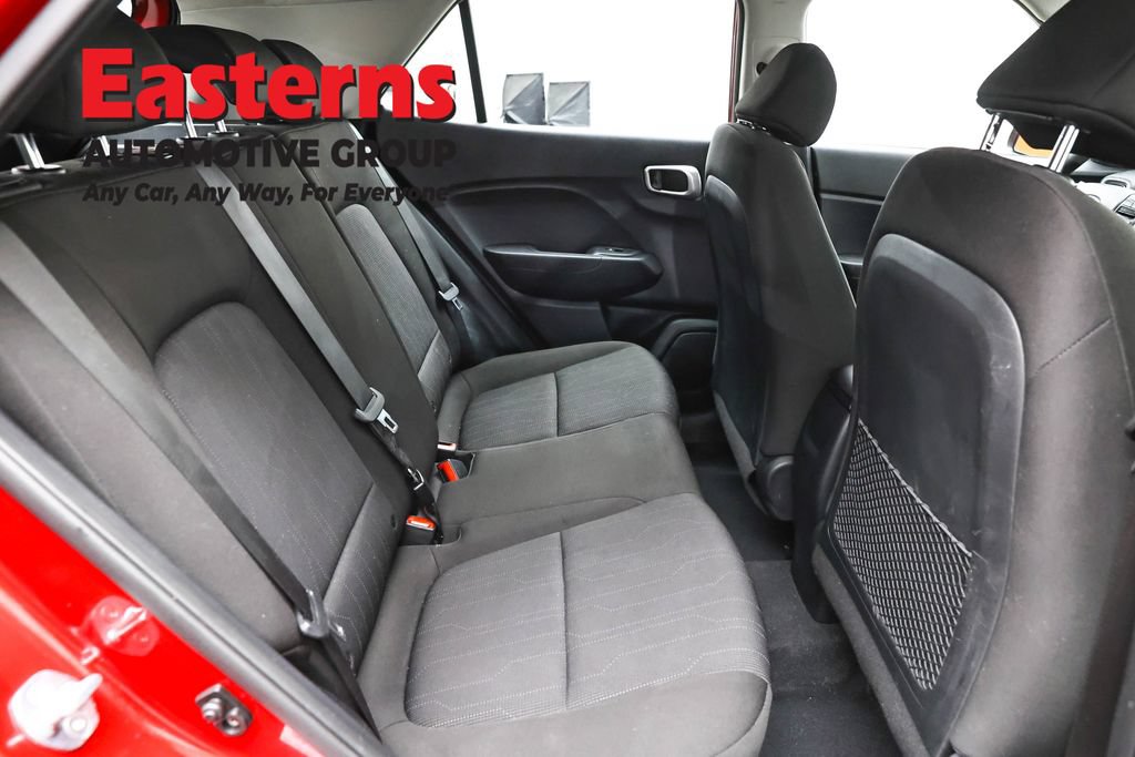 Used 2025 Hyundai Venue SE FWD image 23