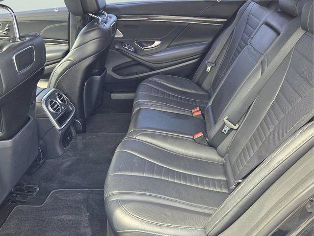 Used 2018 Mercedes-Benz S 560 Sedan image 12