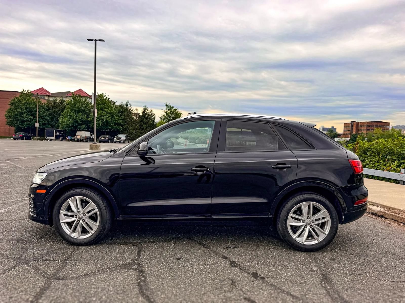 Used 2018 Audi Q3 2.0T Premium w/ Convenience Package AWD/4WD image 8