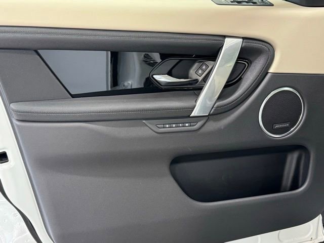 New 2024 Land Rover Discovery Sport S image 9