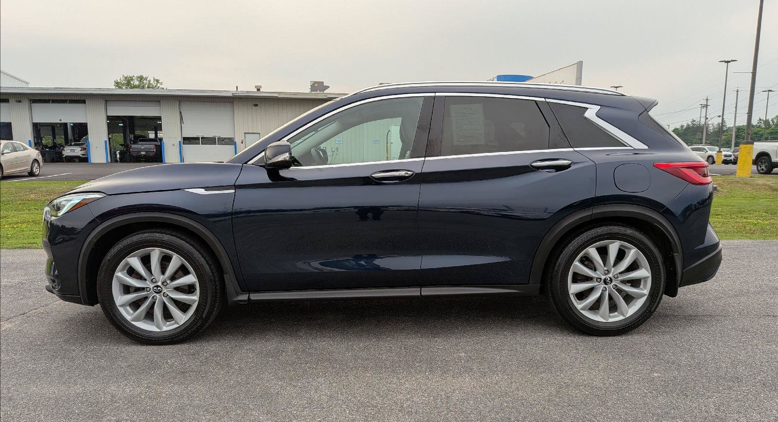 Used 2019 INFINITI QX50 Essential w/ Premium Heat Package AWD/4WD image 5