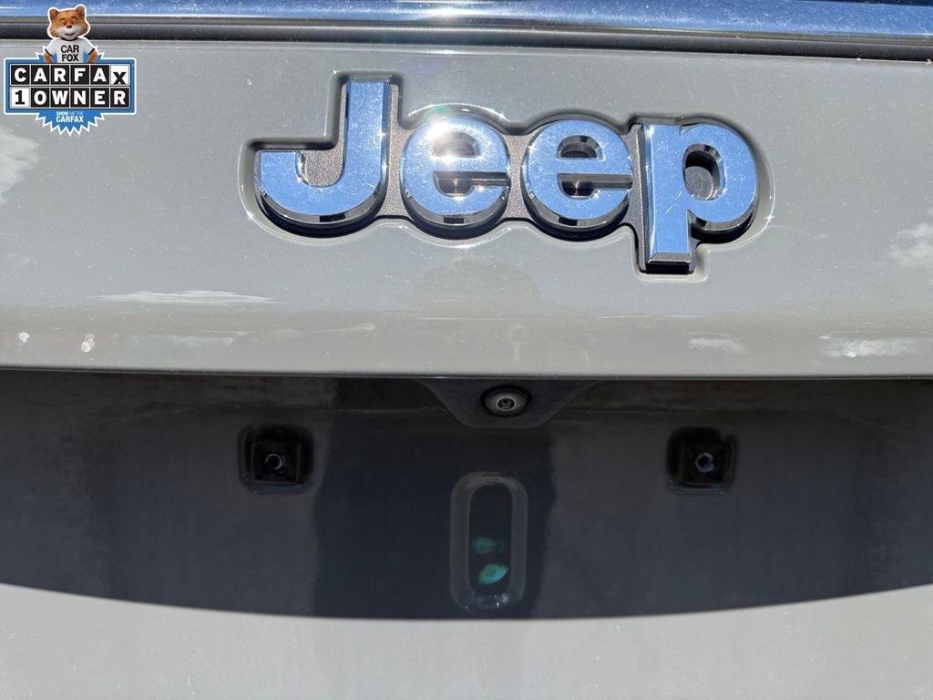 Used 2023 Jeep Compass Latitude w/ Sun and Sound Group AWD/4WD image 17