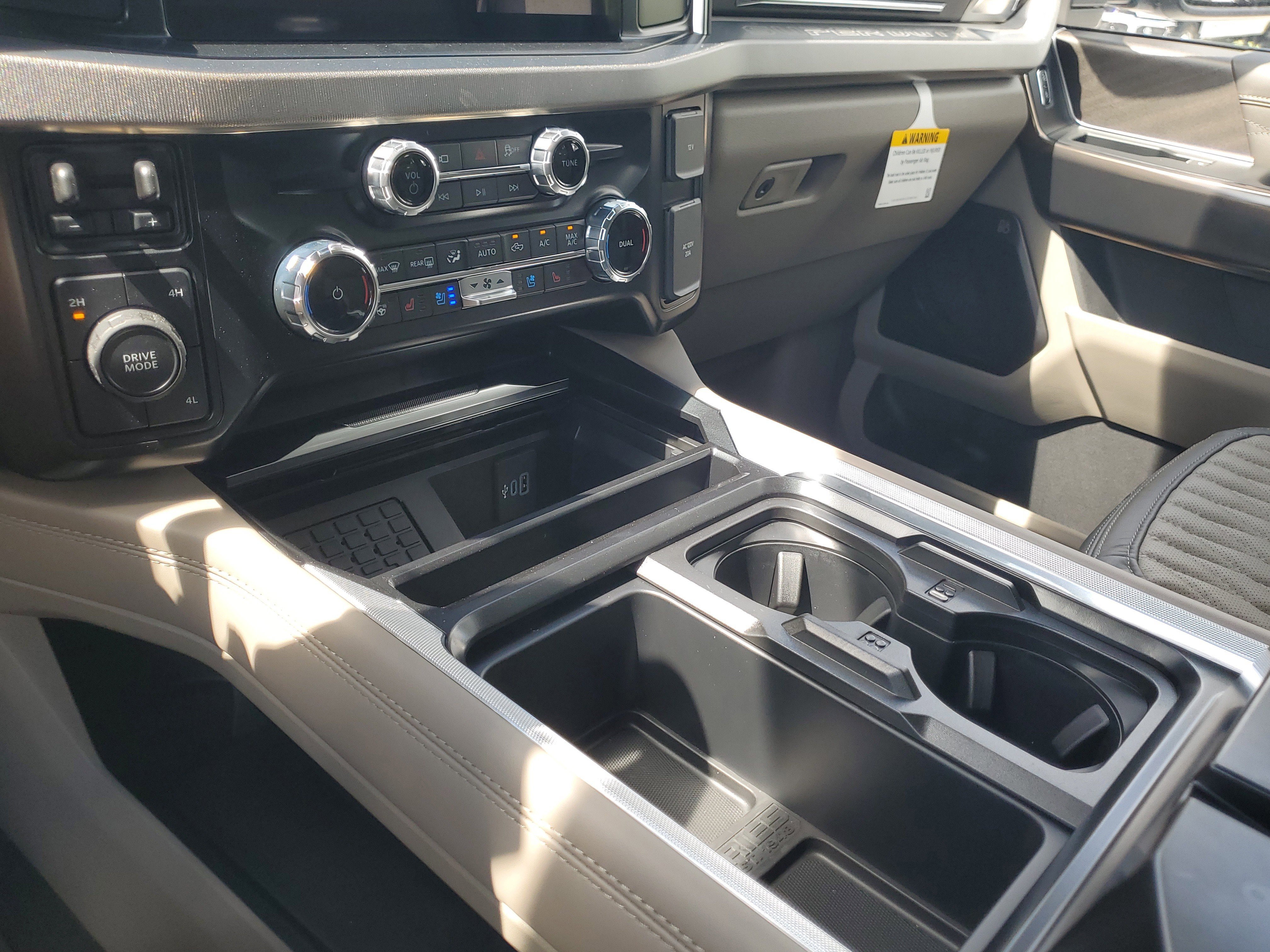 New 2026 Ford F450 Platinum w/ Platinum Plus Package image 19