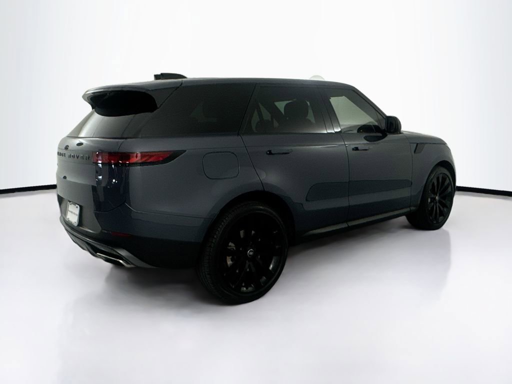 Used 2024 Land Rover Range Rover Sport SE image 5