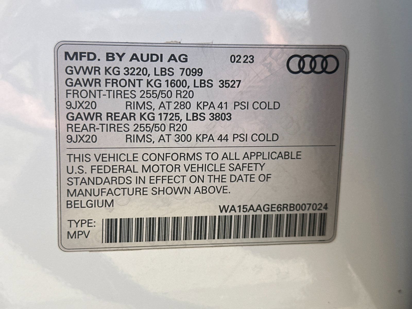 Used 2024 Audi Q8 e-tron Premium Plus w/ Premium Plus Package AWD/4WD image 36