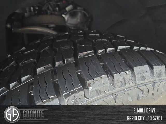 Used 2021 GMC Yukon XL Denali w/ Denali Premium Package image 28