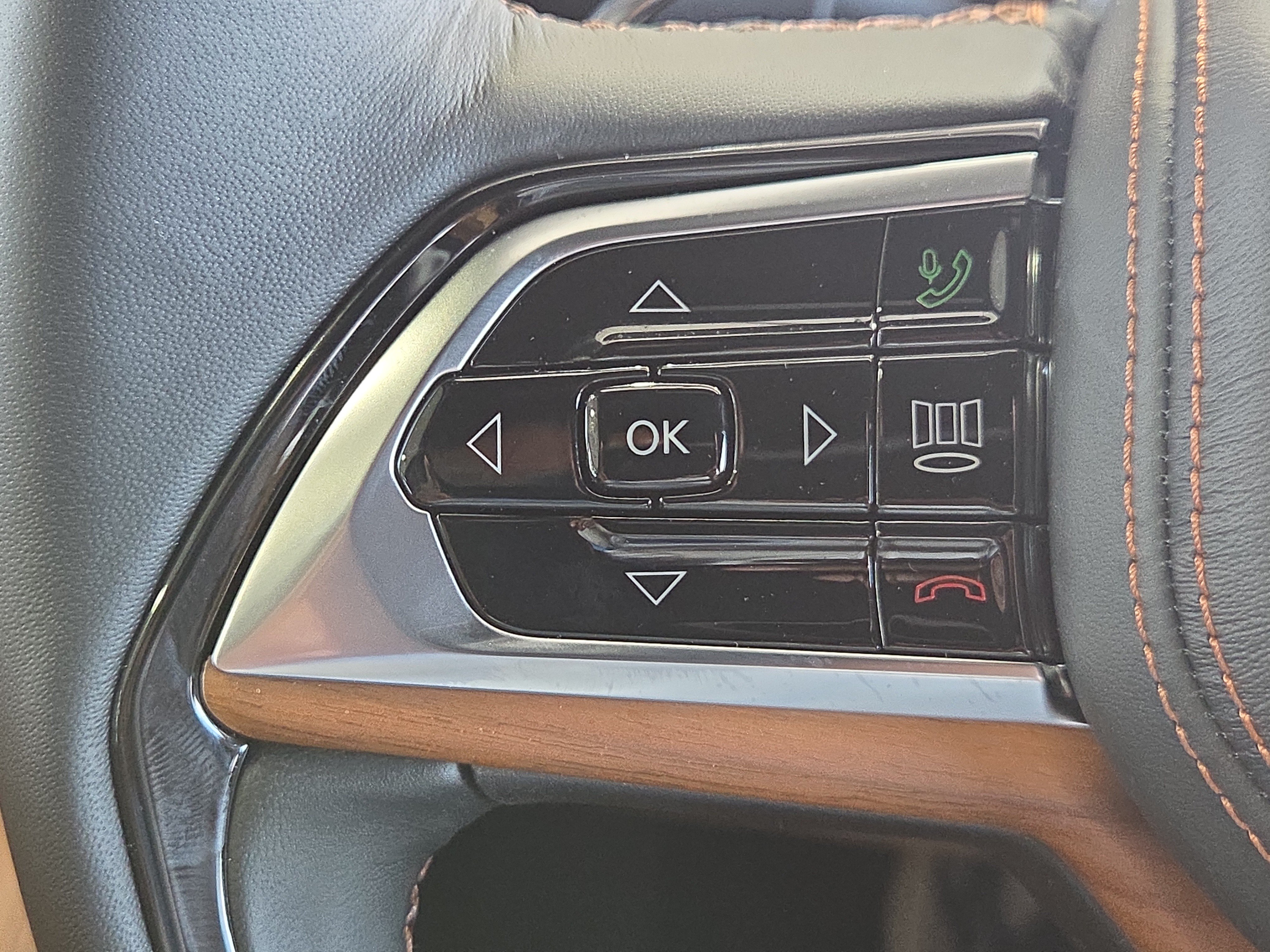 New 2025 Jeep Grand Cherokee L Summit AWD/4WD image 28