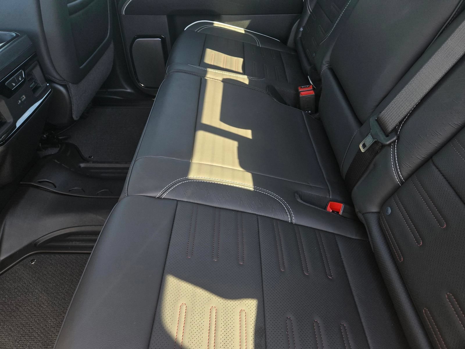 New 2026 GMC Sierra 2500 AT4X w/ LPO, Black Badging Package AWD/4WD image 5