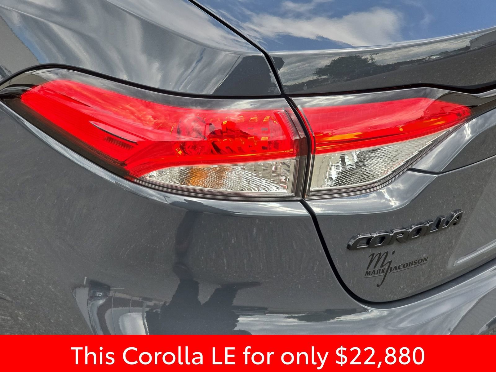 Used 2025 Toyota Corolla LE w/ LE Premium Package image 39