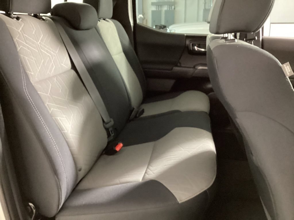 Used 2021 Toyota Tacoma TRD Off-Road w/ Advanced Technology Package AWD/4WD image 19