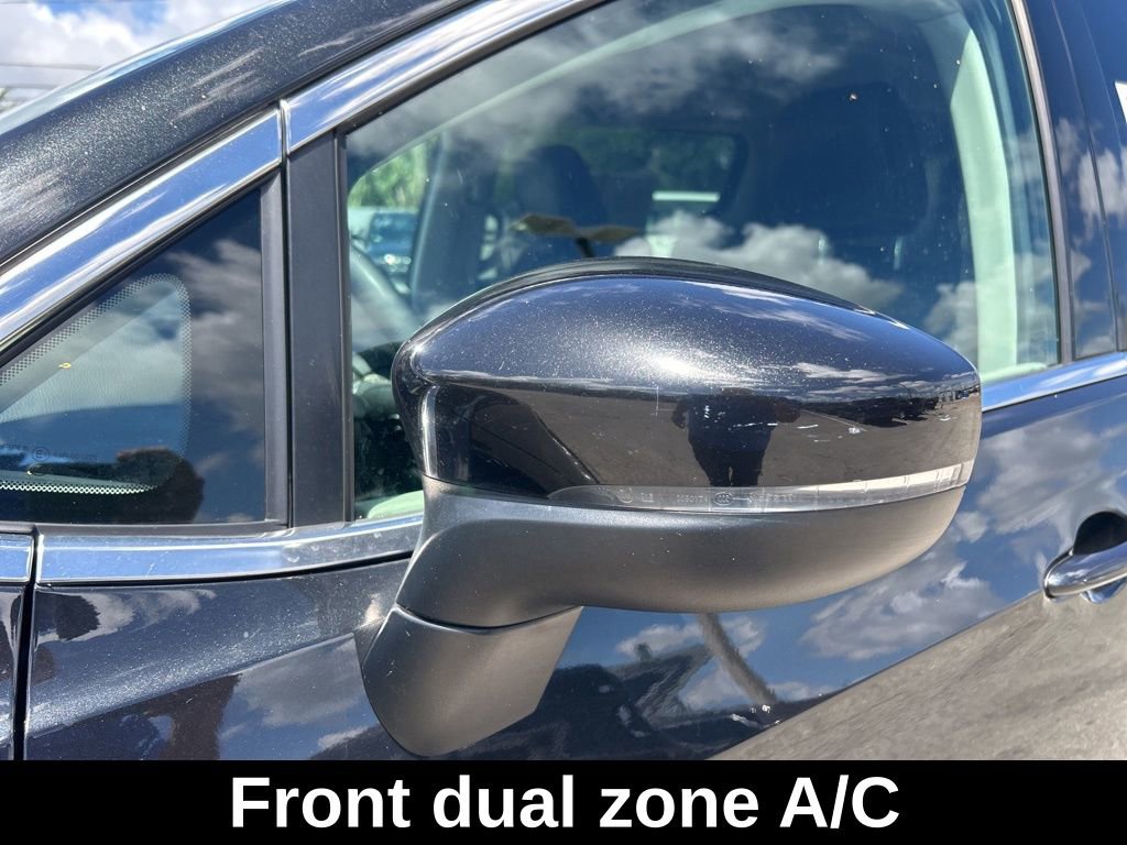 Certified 2023 Chrysler Pacifica Touring-L image 19